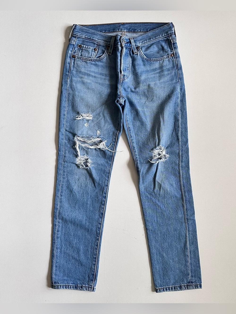Levi’s 501 Tapered Button Fly Jeans Size 24